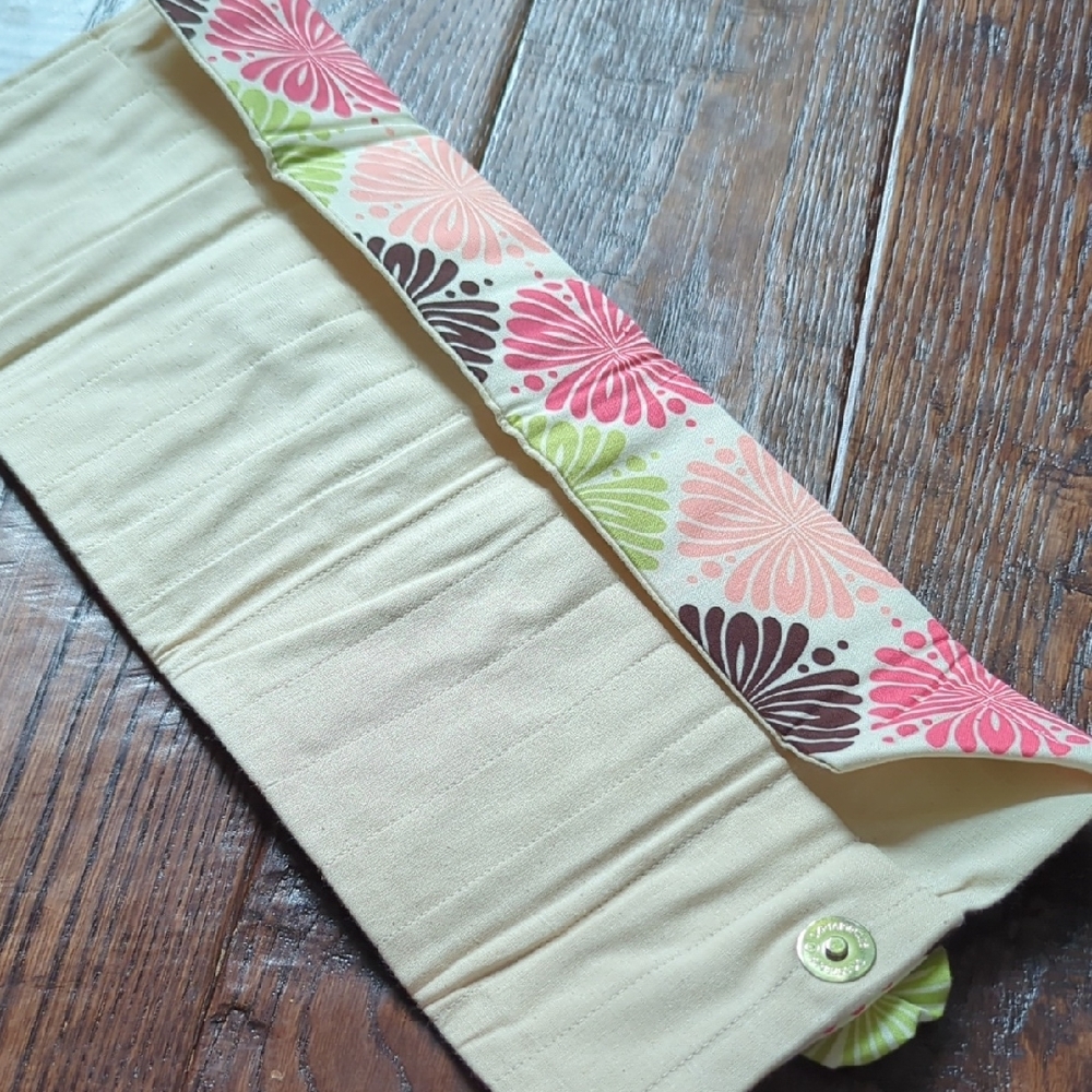 NWOT Handmade Floral Padded Fabric Knitting Crochet Needle Case Pouch from Etsy - Picture 6 of 8